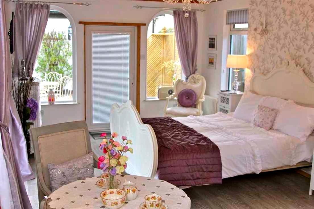 Formby Pinewood Studio Bed and Breakfast Eksteriør billede