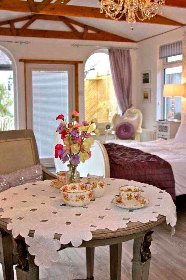 Formby Pinewood Studio Bed and Breakfast Eksteriør billede